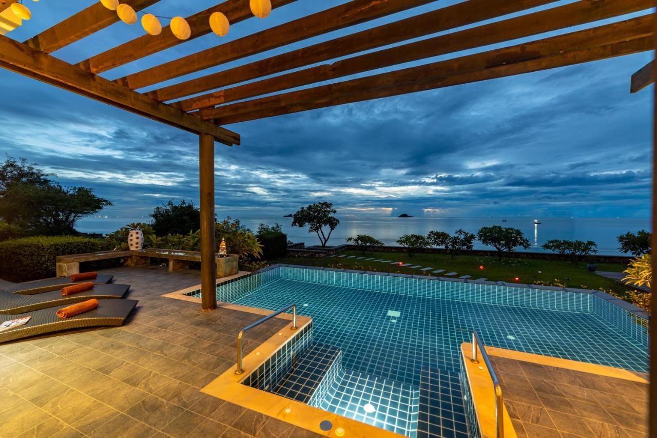 Beachfront Modern 4 Bedroom Pool Villa - Rv ホアヒン郡 エクステリア 写真