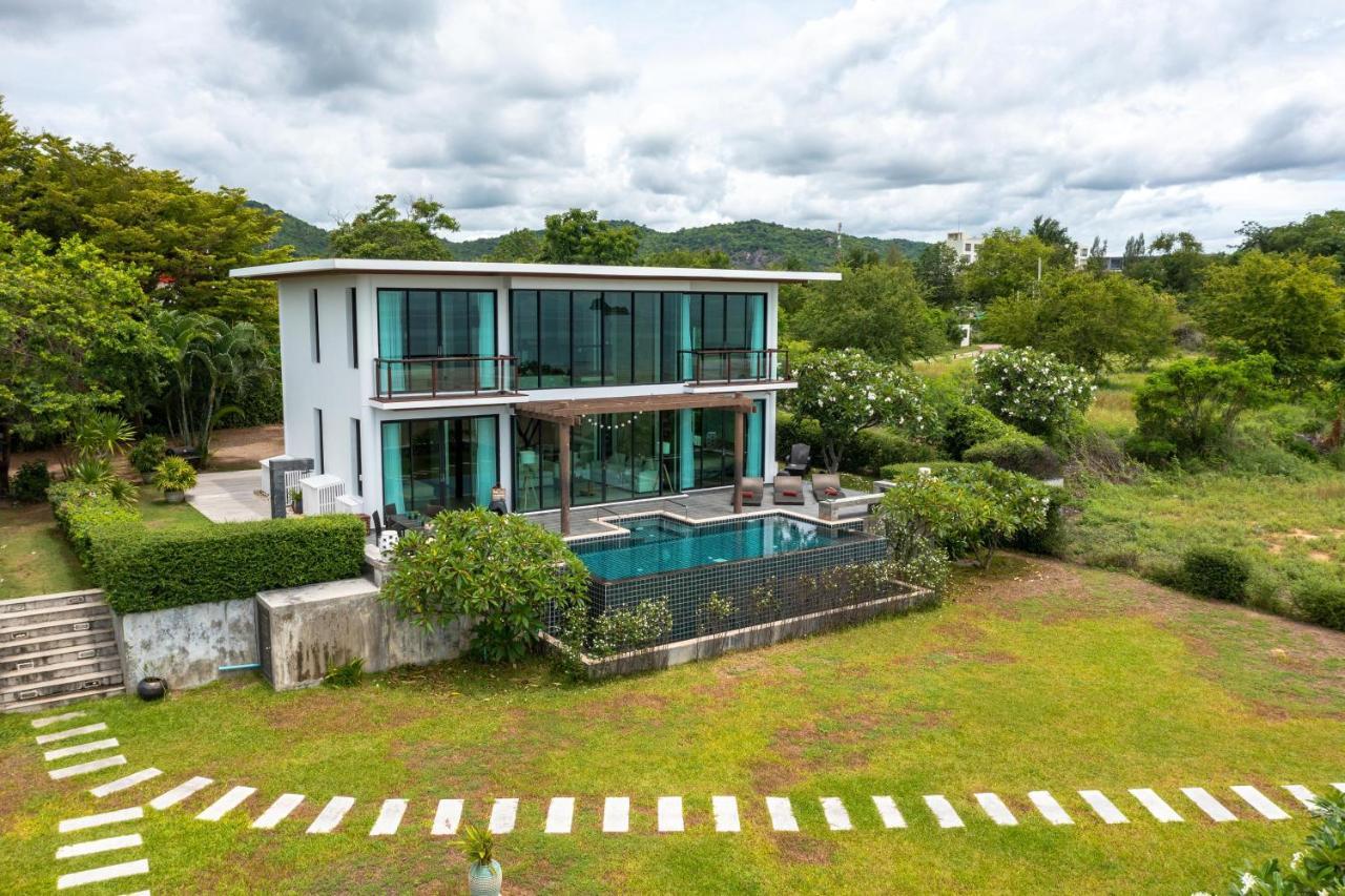 Beachfront Modern 4 Bedroom Pool Villa - Rv ホアヒン郡 エクステリア 写真