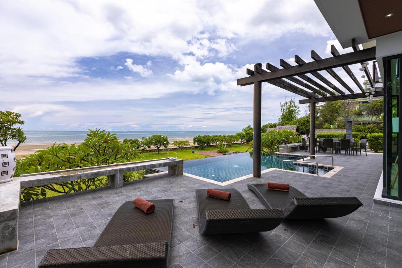 Beachfront Modern 4 Bedroom Pool Villa - Rv ホアヒン郡 エクステリア 写真