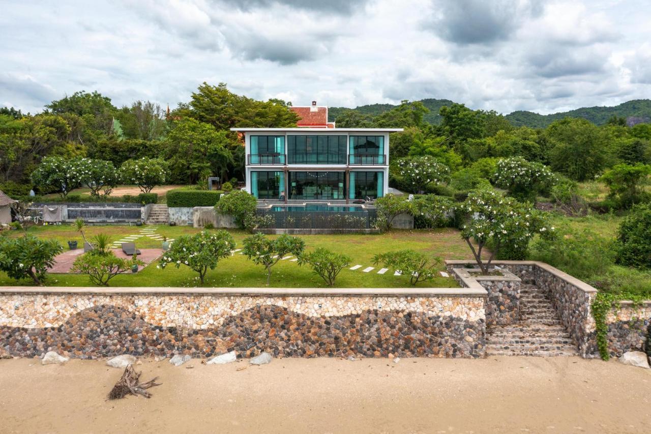 Beachfront Modern 4 Bedroom Pool Villa - Rv ホアヒン郡 エクステリア 写真