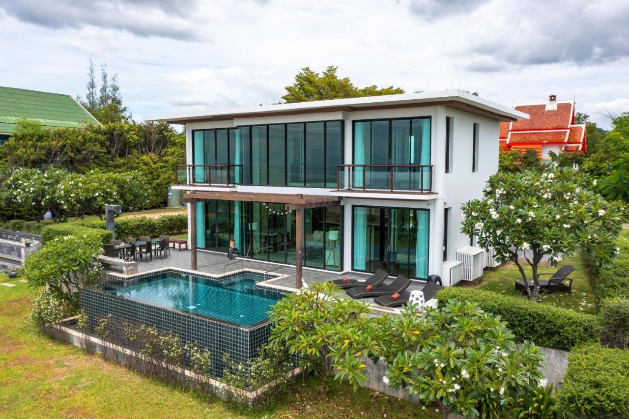 Beachfront Modern 4 Bedroom Pool Villa - Rv ホアヒン郡 エクステリア 写真