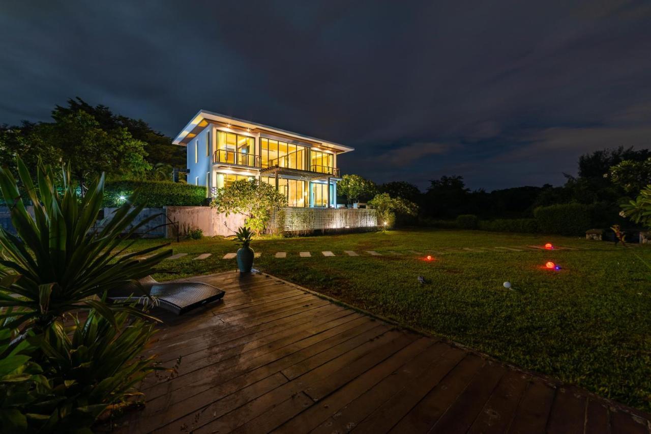 Beachfront Modern 4 Bedroom Pool Villa - Rv ホアヒン郡 エクステリア 写真