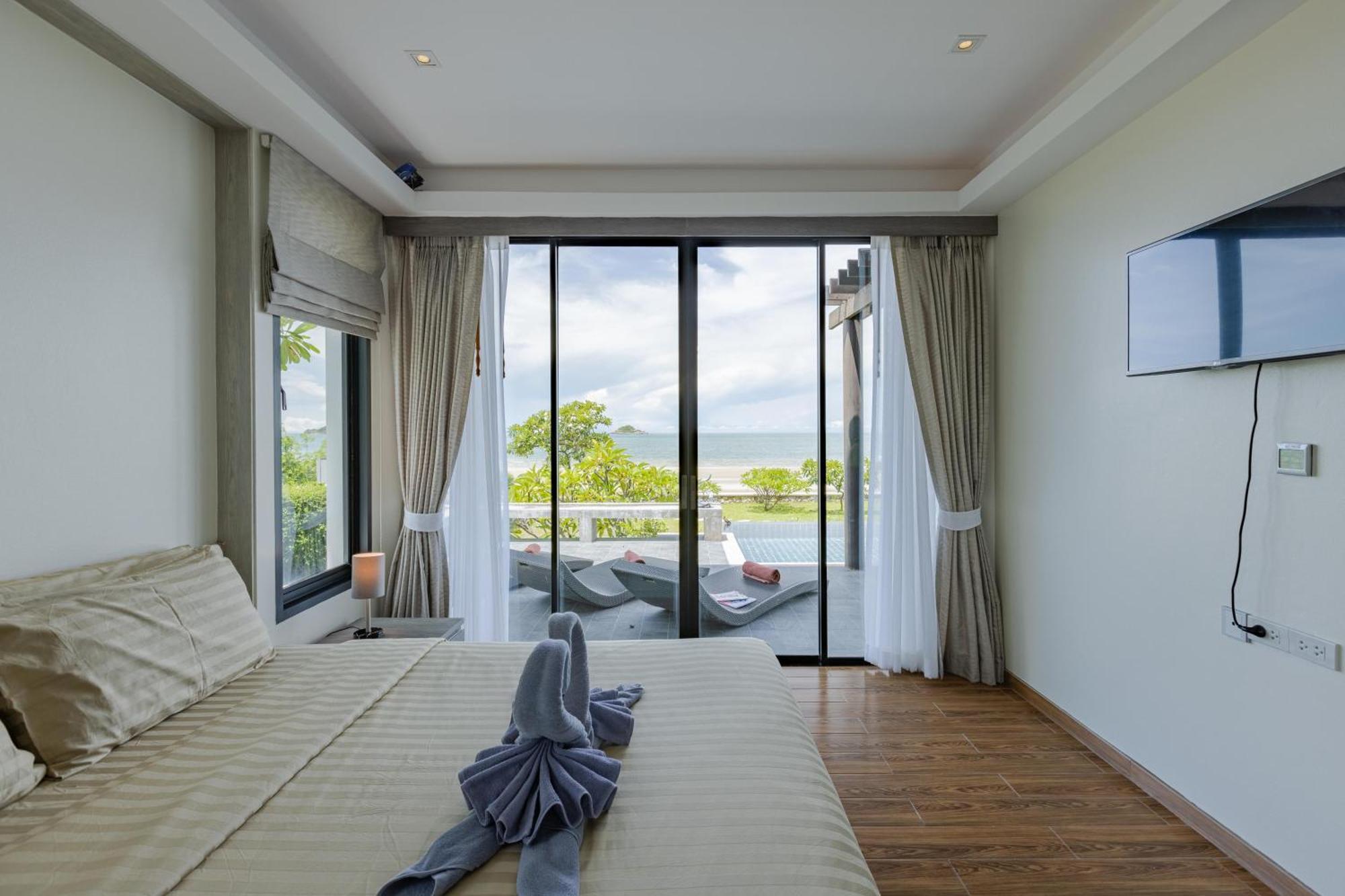 Beachfront Modern 4 Bedroom Pool Villa - Rv ホアヒン郡 エクステリア 写真