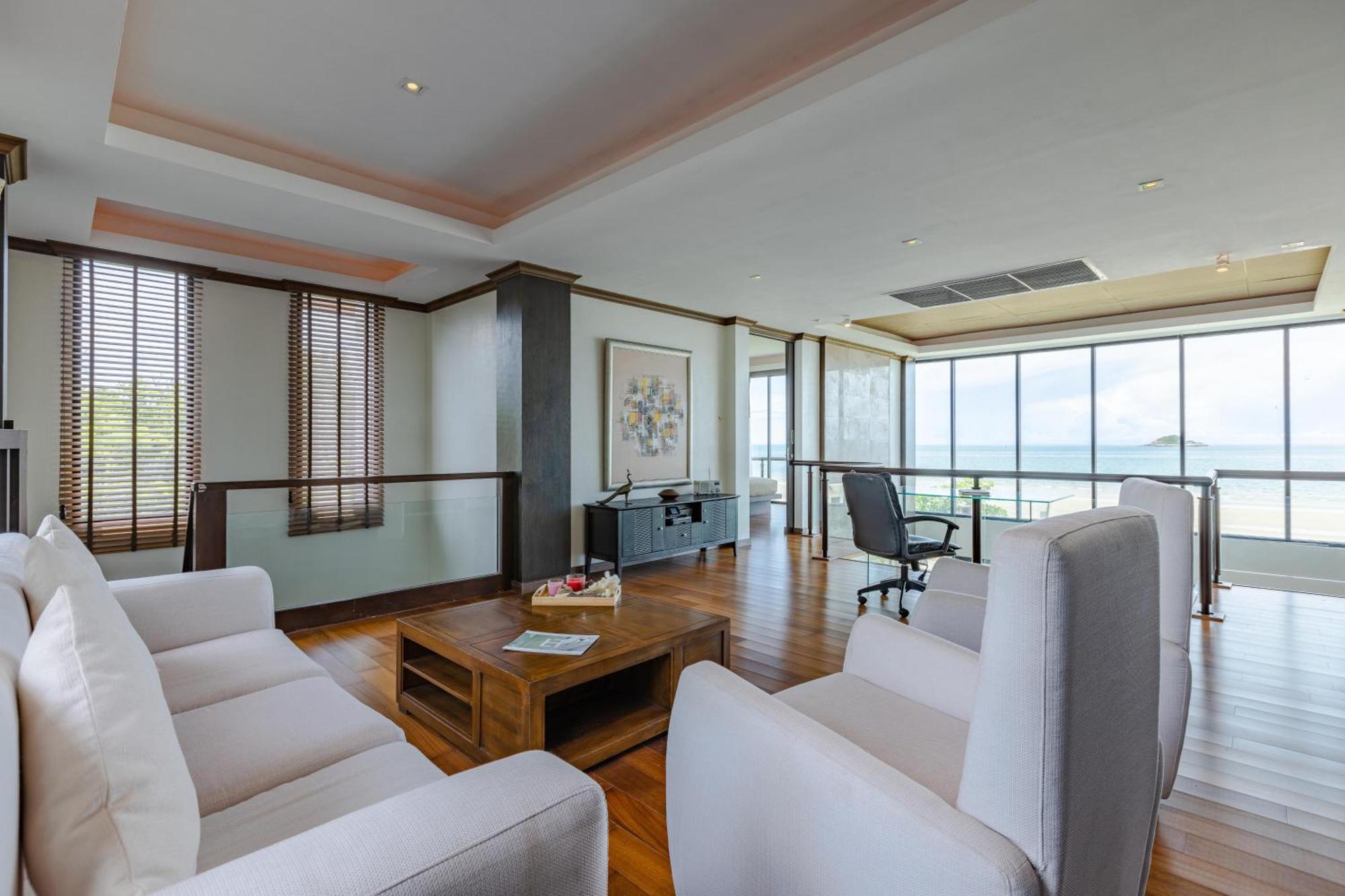 Beachfront Modern 4 Bedroom Pool Villa - Rv ホアヒン郡 エクステリア 写真