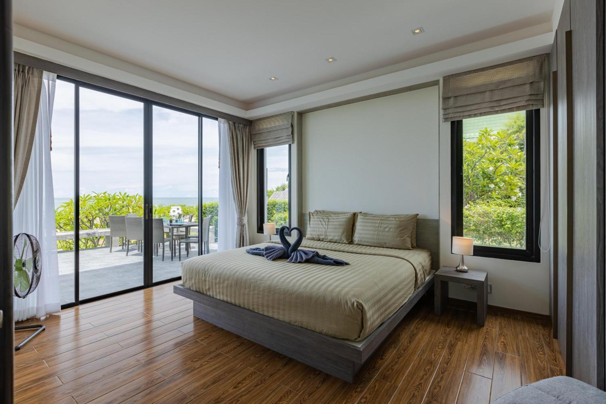 Beachfront Modern 4 Bedroom Pool Villa - Rv ホアヒン郡 エクステリア 写真