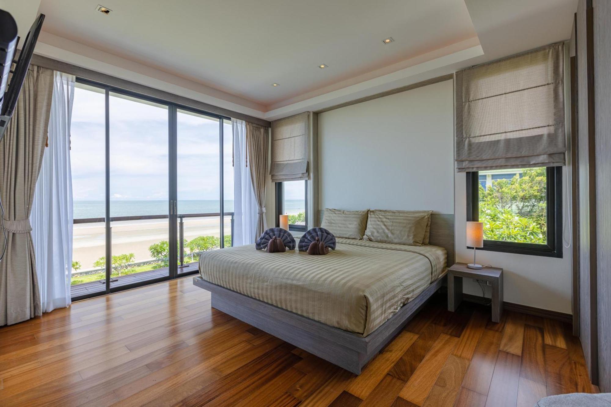 Beachfront Modern 4 Bedroom Pool Villa - Rv ホアヒン郡 エクステリア 写真