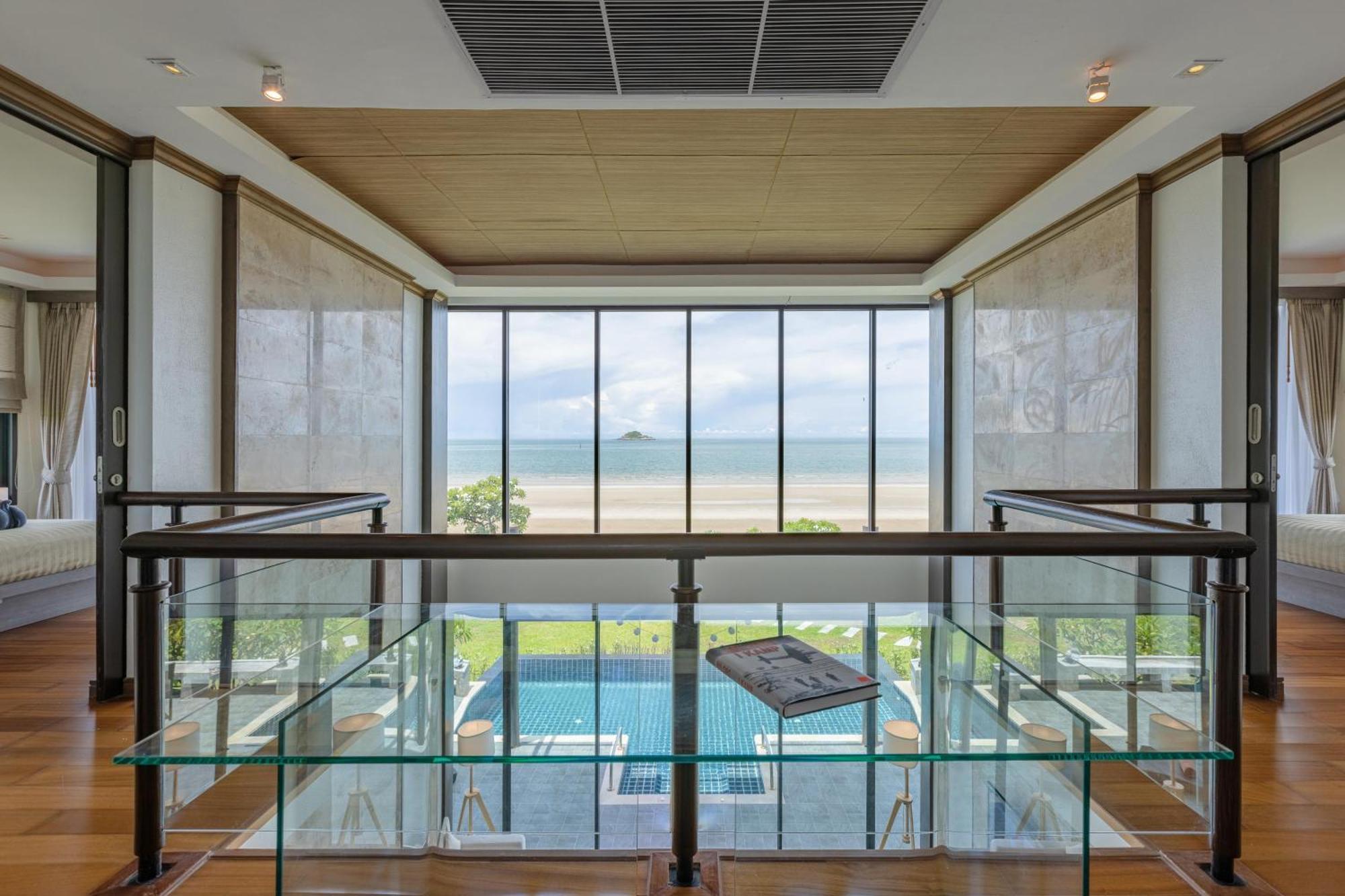 Beachfront Modern 4 Bedroom Pool Villa - Rv ホアヒン郡 エクステリア 写真