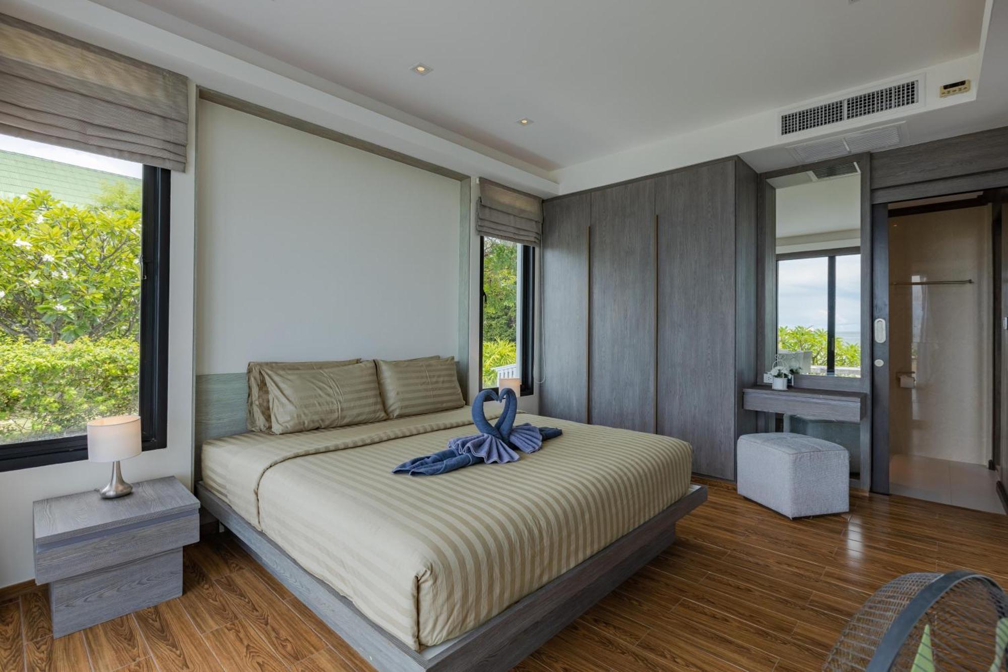 Beachfront Modern 4 Bedroom Pool Villa - Rv ホアヒン郡 エクステリア 写真
