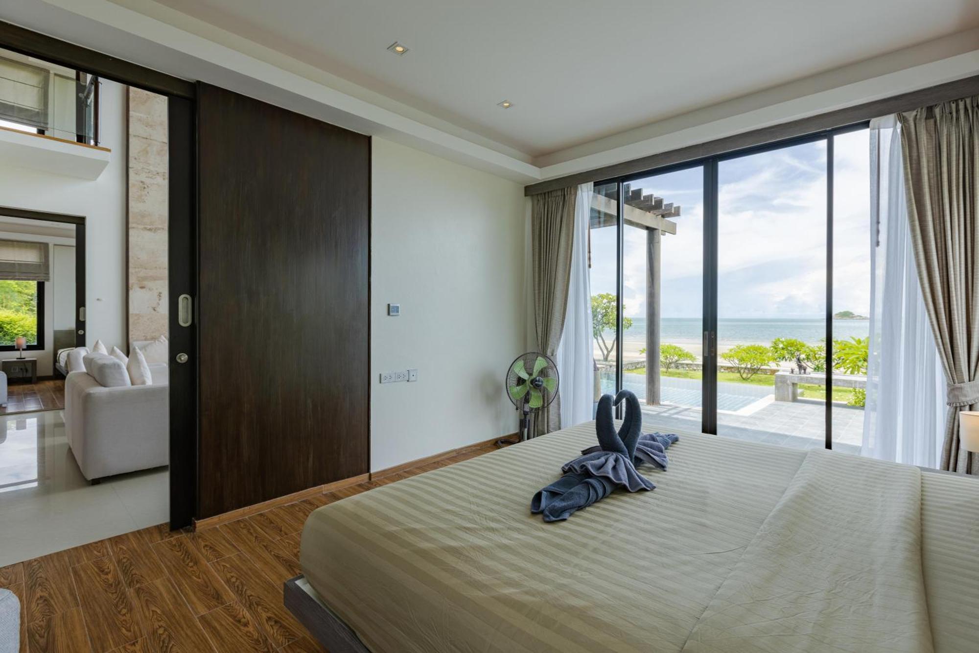 Beachfront Modern 4 Bedroom Pool Villa - Rv ホアヒン郡 エクステリア 写真