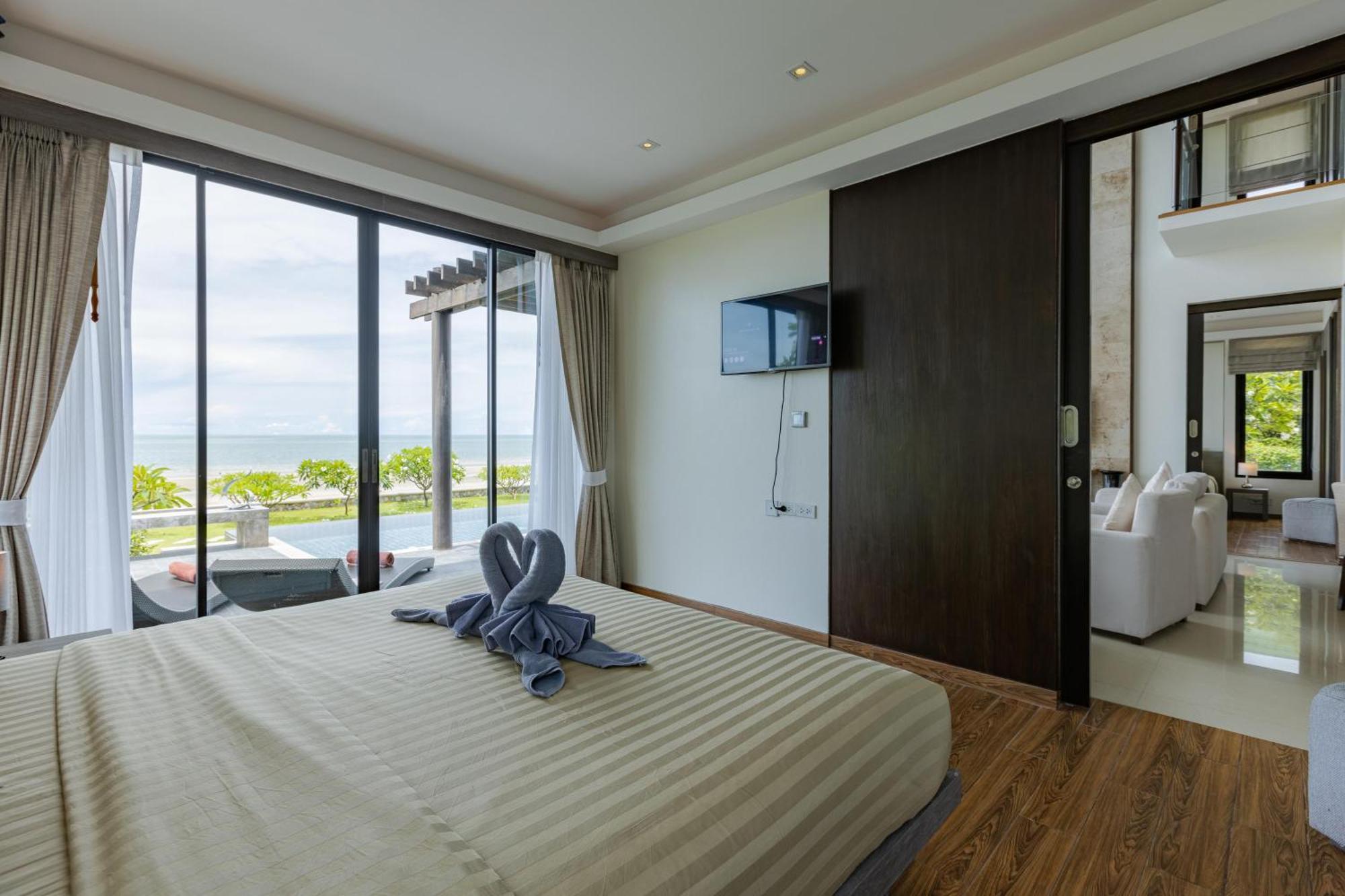 Beachfront Modern 4 Bedroom Pool Villa - Rv ホアヒン郡 エクステリア 写真